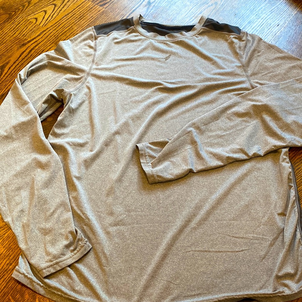 EUC Endeavor Athletics long sleeve exercise top